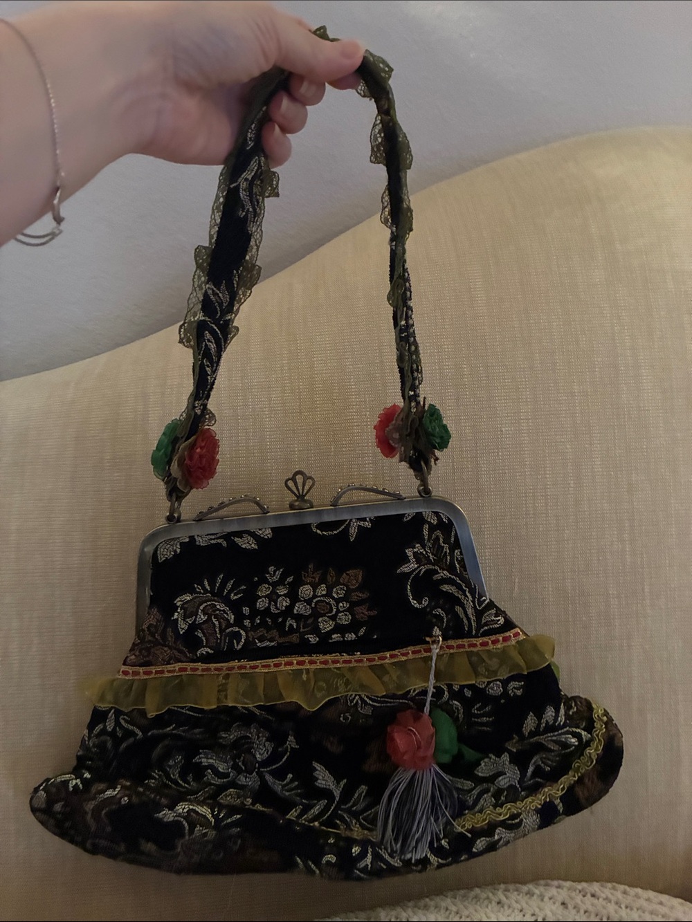 Vintage-Inspired Black Embroidered Floral Evening Bag
